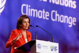 Nancy Pelosi, portavoz de la Cámara de Representantes de los Estados Unidos se dirige a la audiencia durante el Día de Género en la Cumbre del Clima de la ONU COP26 en Glasgow, Escocia. EFE/EPA/Robert Perry