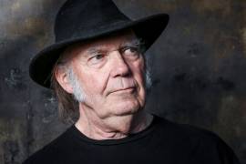 Neil Young desata su cólera en nuevo disco muy político