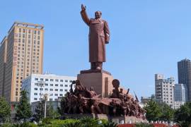 La estatua de Mao Zedong en la ciudad de Shenyang (noreste), es una de las mayores de China.