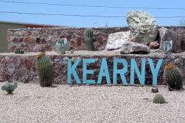 Letrero de bienvenida del pueblo de Kearny, en el condado de Pinal de Arizona. Este pueblo minero de Arizona, teme convertirse en el primero en desaparecer en Estados Unidos debido a la sequía.