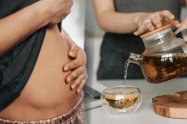 Esta combinación se ha vuelto popular porque cada ingrediente aporta propiedades digestivas que, en conjunto, actúan como una ayuda efectiva contra la inflamación abdominal
