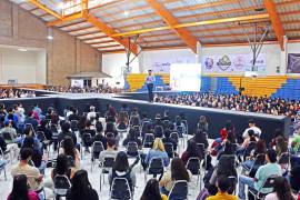 Fue el rector Octavio Pimentel el encargado de dar la bienvenida a los nuevos alumnos.