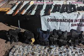 Equipo táctico y armas de fuego aseguradas en Sinaloa