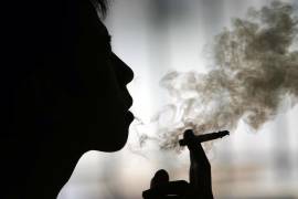 Personas que fuman un cigarro al día tienen más riesgo de muerte: estudio