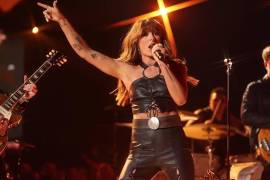 Corona. La cantante originaria de Alabama también domina la lista Hot Country Songs con ‘Choosin’ Texas’.