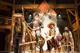 Compañía inglesa interpreta Don Quijote en teatro shakesperiano