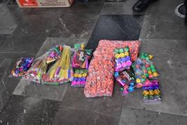 Decomisan 300 kilogramos de fuegos artificiales en el Metro de la Ciudad de México