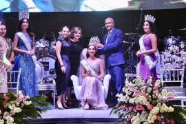 La coronación de la reina de la FeriAcero Monclova fue el momento culminante de la inauguración.