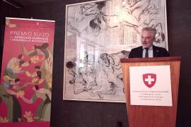 El embajador de Suiza en México, Pietro Piffaretti, durante la entrega del Premio Suizo de Derechos Humanos y Desarrollo Sostenible celebrando en Ciudad de México.