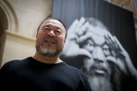 Artista chino Ai Weiwei se reúne con padres de los 43