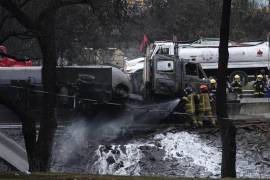 La explosión de una pipa de gas en Iztapalapa dejó cuatro personas fallecidas y 90 lesionadas; autoridades investigan las causas del siniestro ocurrido en la calzada Ignacio Zaragoza