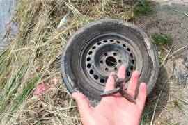 Los ponchallantas, utilizados por grupos criminales para dañar neumáticos y obstaculizar la persecución de las autoridades o cometer ilícitos, se pueden conseguir en internet con precios que oscilan entre 229 a más de 42 mil pesos.