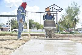 Banquetas con accesos incluyentes forman parte de las mejoras en el centro.