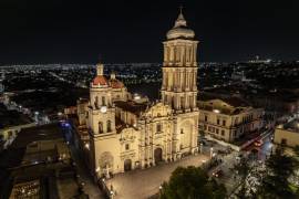 La herrería original de los faroles se conserva, pese a la actualización del sistema a tecnología LED.