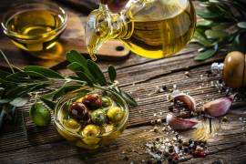 El aceite de olivo, tan socorrido por los veganos, tiene su lado pernicioso para la salud.