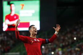 ‘CR7’ se quedó a uno de los 700 en triunfo portugués