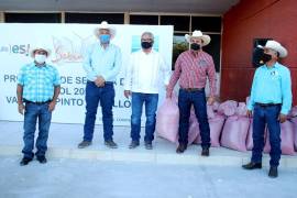 Entregan semillas a 7 ejidos de Sabinas, Coahuila