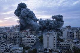 Decenas de cuerpos siguen bajo los escombros, de acuerdo con Hamas, que precisó que 178 personas perecieron en las últimas 24 horas