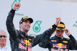Ricciardo ganó en Malasia; Checo Pérez fue sexto
