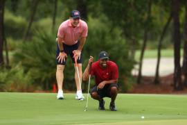 Tiger Woods y Peyton Manning se llevan el The Match ante Tom Brady y Phil Michelson