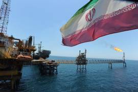 El control iraní del estrecho ha provocado un alza vertiginosa de los precios del petróleo y ha sacudido la economía mundial.