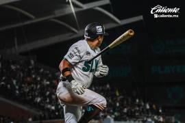 Christian Villanueva evitó una fractura tras el pelotazo y será evaluado día a día por el cuerpo médico.