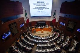 De acuerdo a la reforma, la renuncia deberá acreditarse ante el Estado extranjero, con sus trámites, con sus costos, con sus tiempos.