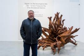 Ai Weiwei explora la noción de desarraigo y deforestación en su nueva muestra &quot;Raíces&quot;