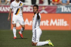 Hasta dos semanas fuera estará Giovani dos Santos por lesión