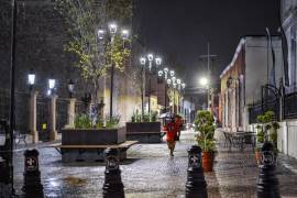 La llegada del primer frente frío trae consigo cielos nublados y un ambiente fresco poco común para el verano en la región.