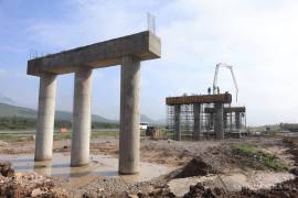 La ampliación de la carretera a Derramadero es una de las obras viales clave para la Región Sureste de la entidad.