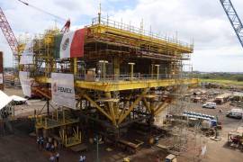 Asimismo, se exhibió que Pemex opera con subejercicios críticos, pues en 2025 solo ejerció 6 mil de los 16 mil millones de dólares que le fueron asignados para inversión.