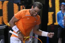 Rafael Nadal sufre, pero gana en su estreno en el Abierto de Australia