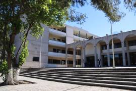 La Facultad de Ciencias Químicas de la UAdeC invita a profesionistas con grado de Maestría a postularse para el Doctorado en Ciencia y Tecnología de Materiales, un programa de alto nivel con enfoque en innovación y compromiso social.