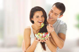 Reducir calorías en pareja puede hacer un matrimonio feliz