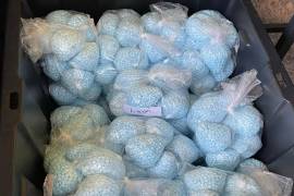 Esta fotografía, proporcionada por la DEA, muestra pastillas que contienen fentanilo, incautadas por en Nuevo México el 28 de abril de 2025.