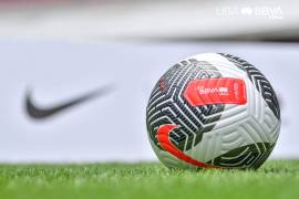 Mediante su cuenta de Twitter, la Liga MX Femenil subió el balón de la marca Nike que utilizarán para el Torneo Apertura 2023.