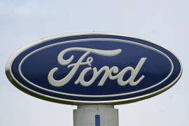 El logo de Ford es visto en una concesionaria en Graham, Carolina del Nort. AP/Gerry Broome