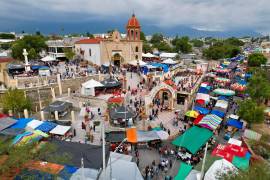 Feligreses se dieron cita en el único Barrio Mágico de la ciudad para venerar a su patrono.