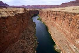 El río Colorado en la cuenca alta se ve, el 29 de mayo de 2021, en Lees Ferry, Arizona.