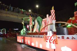 En la ciudad de Saltillo, la caravana Coca-Cola pasa por el V. Carranza, en una imagen del 2022.