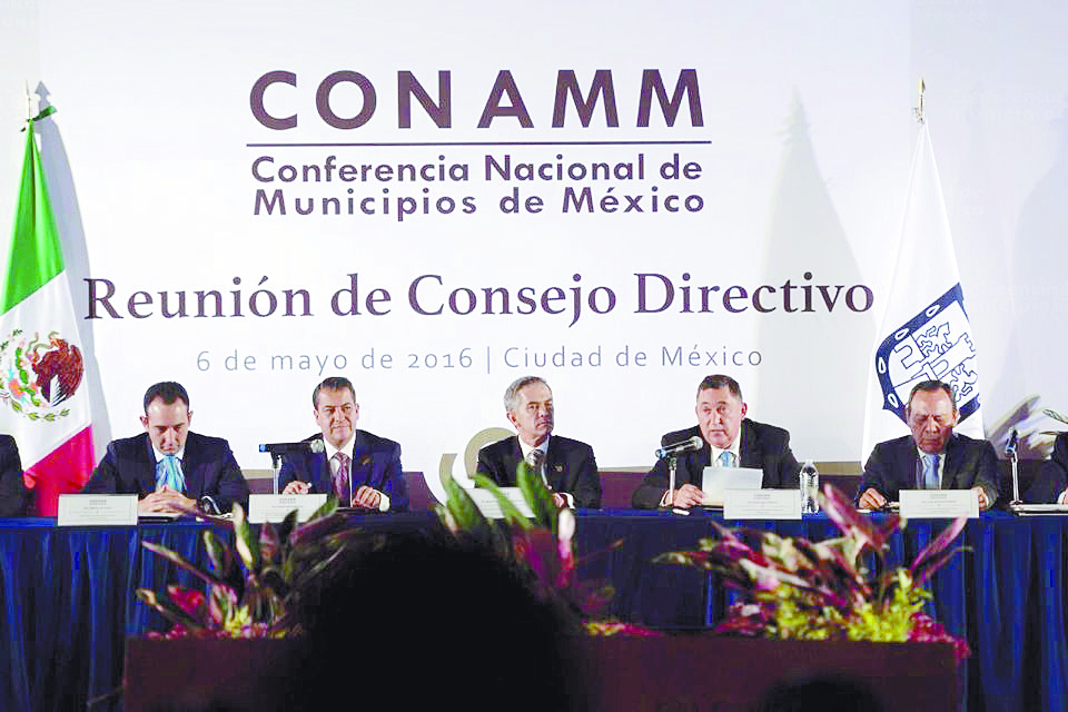 Isidro López Villarreal es el presidente de la Conferencia Nacional de Municipios de México