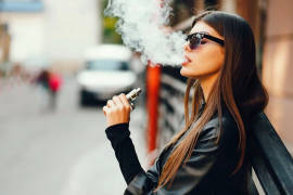 Nueva York prohíbe venta de cigarrillos electrónicos con sabores