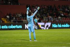 El guardameta azteca acumula una serie de buenos partidos con el AVS Futebol SAD, mismo que les ha valido su llamado a la Selección Mexicana.