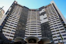 El huracán “Otis” causó fuertes daños en la infraestructura hotelera de Acapulco, pese a lo cual algunos establecimientos indicaron que para el 15 de diciembre ya estarían operando.