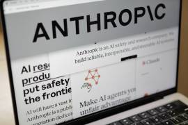 Páginas del sitio web y el logotipo de Anthropic en la pantalla de una computadora en Nueva York.