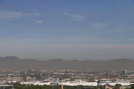 Protección Civil informó que el fenómeno no representa una emergencia para la población en general; sin embargo, mantendrá el monitoreo de las condiciones atmosféricas y emitirá información oficial conforme evolucione la situación.