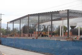 Las nuevas bodegas en construcción sobre el Bulevar Venustiano Carranza han generado inquietud entre los vecinos de la zona.