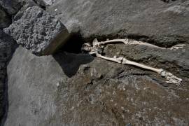 Descubren en Pompeya esqueleto de un hombre víctima de la furia de la erupción del Vesubio