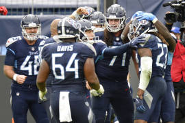 NFL multan a los Titans por brote de Covid-19